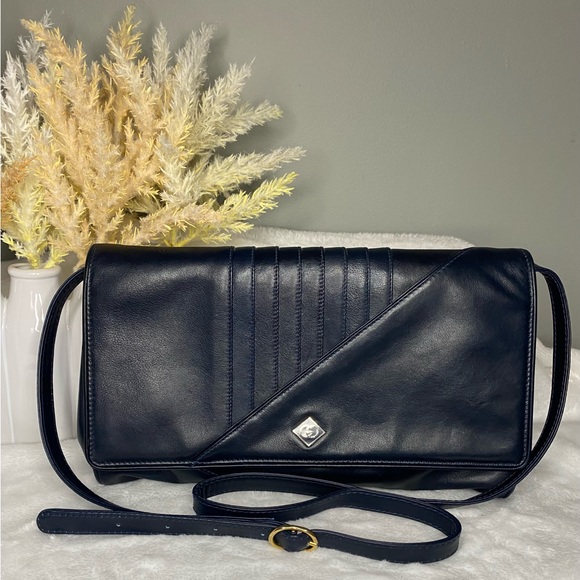 Handbags - Gucci Bag|Vintage|Leather purse|Original Gucci zipper pull|Navy Blue. Pre-owned.